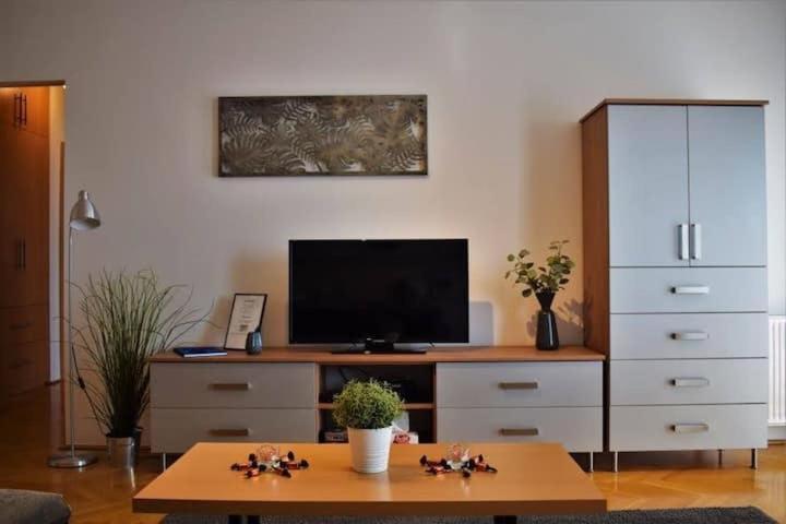 Cosy Apartment In Budapest Downtown With Free Garage Parking Exterior photo